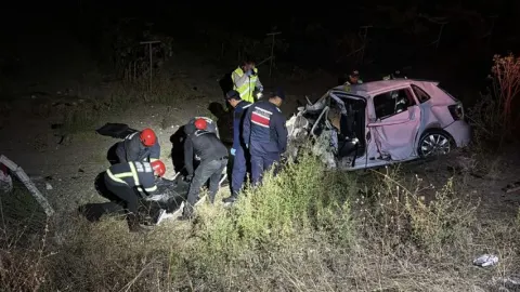 Çorum'da iki araç çarpıştı: 4 ölü, 1 ağır yaralı