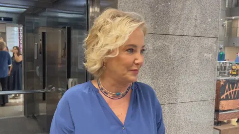 Oyuncu Berna Laçin sosyal medya paylaşımı nedeniyle gözaltına alındı
